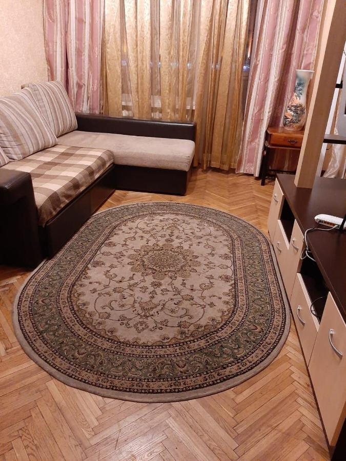 Двухкомнатная Вид На Дворец Украина Kijów Zewnętrze zdjęcie